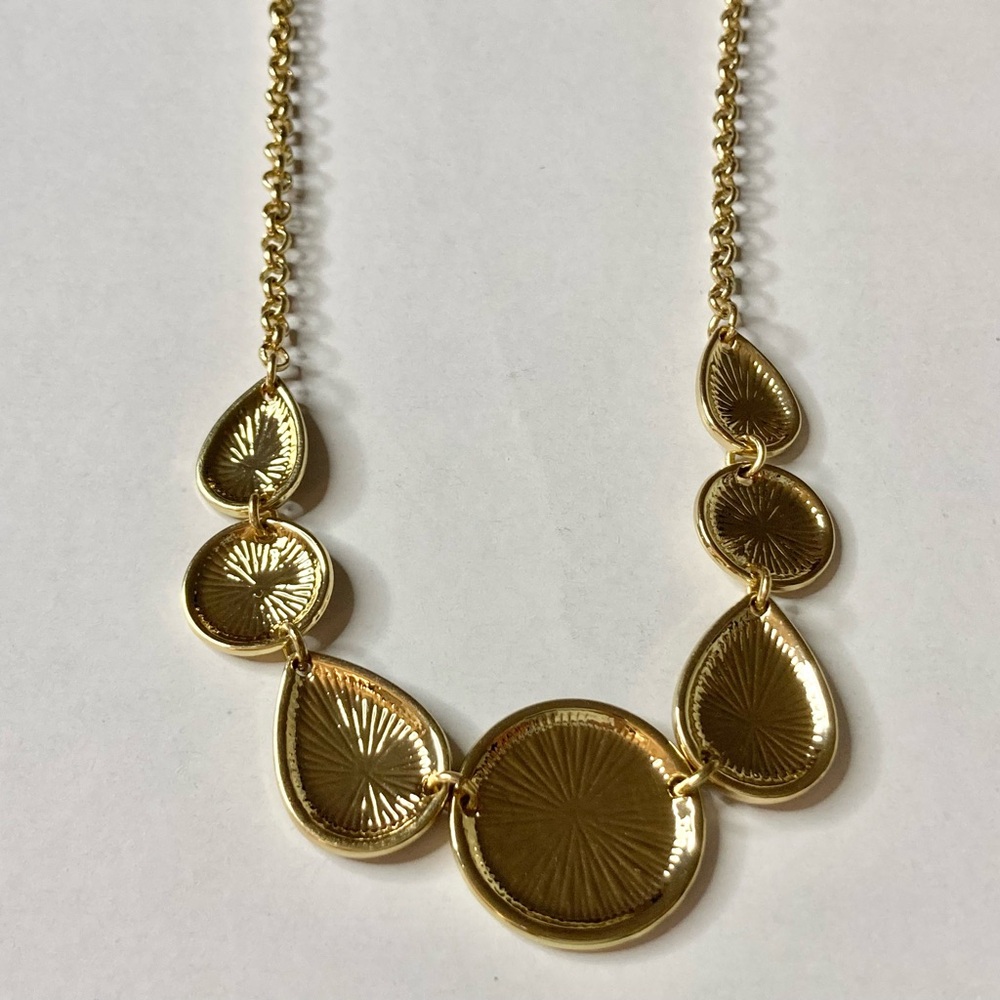 Beautiful Gold Disc Statement Necklace - Liz Claiborne - Picture 4 of 4